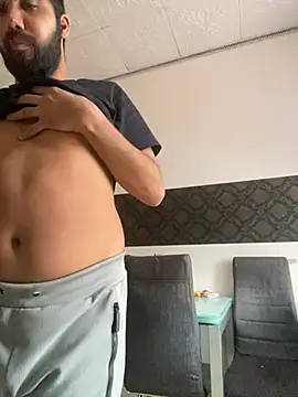 Snapshot of Lada122 chatting on February 2026 03:11:02 PM Lada122 online show from February 2026 03:11:02 PM