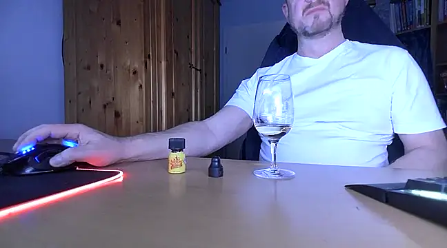 Snapshot of Tom_PP_cgn chatting on February 2025 11:03:02 PM Tom PP cgn online show from February 2025 11:03:02 PM