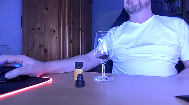 Snapshot of Tom_PP_cgn chatting on February 2025 04:31:01 AM Tom PP cgn online show from February 2025 04:31:01 AM