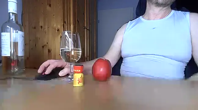 Snapshot of Tom_PP_cgn chatting on February 2025 08:54:02 PM Tom PP cgn online show from February 2025 08:54:02 PM