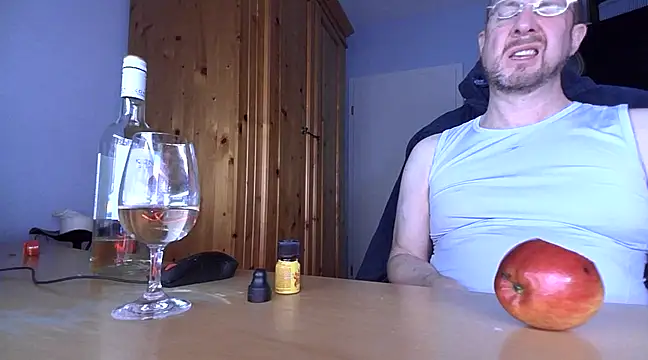 Snapshot of Tom_PP_cgn chatting on February 2025 04:31:01 AM Tom PP cgn online show from February 2025 04:31:01 AM