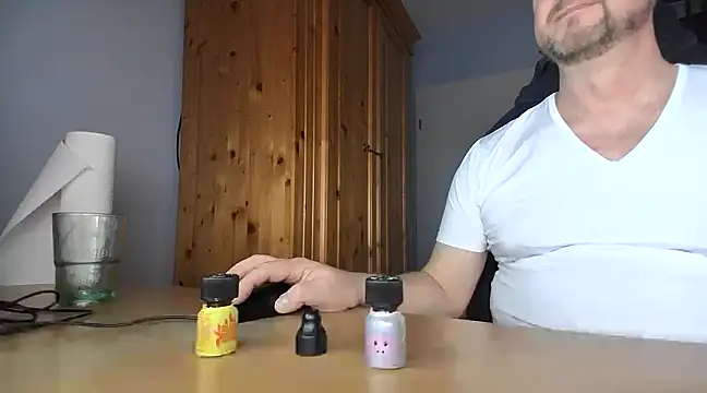 Snapshot of Tom_PP_cgn chatting on March 2025 12:27:02 AM Tom PP cgn online show from March 2025 12:27:02 AM