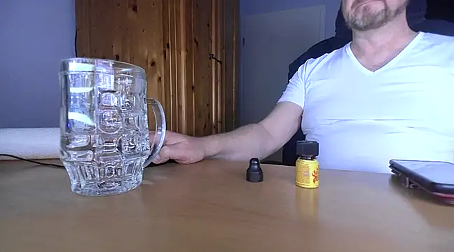 Snapshot of Tom_PP_cgn chatting on March 2025 11:28:02 PM Tom PP cgn online show from March 2025 11:28:02 PM