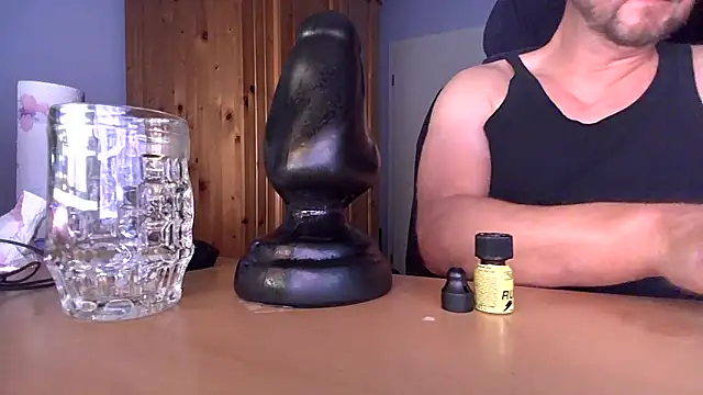 Snapshot of Tom_PP_cgn chatting on September 2025 08:30:01 PM Tom PP cgn online show from September 2025 08:30:01 PM