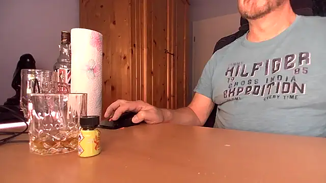 Snapshot of Tom_PP_cgn chatting on September 2025 11:27:01 PM Tom PP cgn online show from September 2025 11:27:01 PM