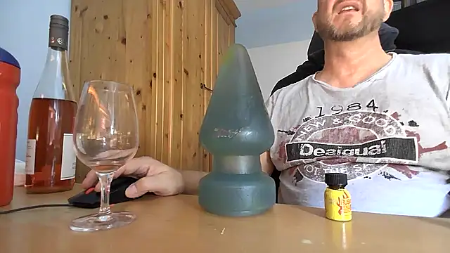 Snapshot of Tom_PP_cgn chatting on September 2025 09:43:02 AM Tom PP cgn online show from September 2025 09:43:02 AM