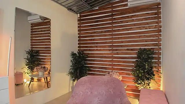 Sapphire Venuss online show from March 2025 11:37:01 PM