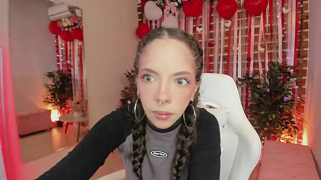 Sapphire Venuss online show from February 2026 01:46:01 AM