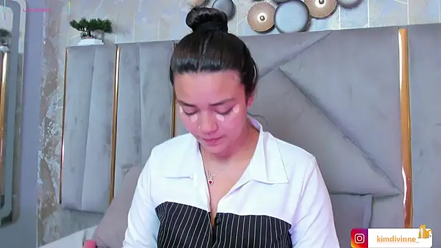 KimDevinne online show from September 2025 03:18:02 AM