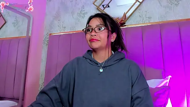 KimDevinne online show from February 2026 02:51:02 AM