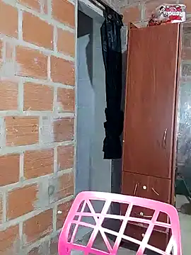 Snapshot of anngela01 chatting on January 2025 09:44:02 PM anngela01 online show from January 2025 09:44:02 PM