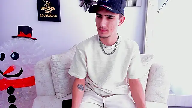 Snapshot of PhilipRich chatting on December 2024 07:32:02 PM PhilipRich online show from December 2024 07:32:02 PM