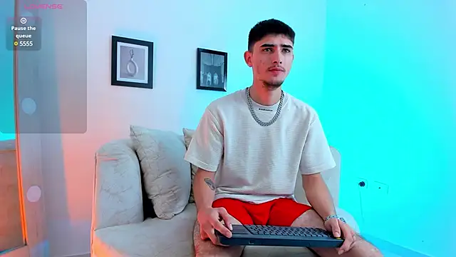 Snapshot of PhilipRich chatting on February 2025 07:00:01 PM PhilipRich online show from February 2025 07:00:01 PM