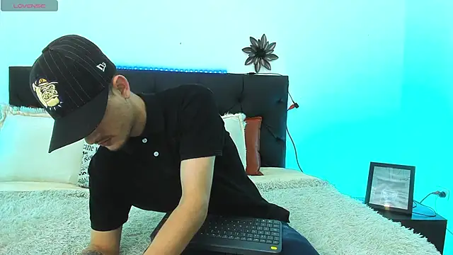 Snapshot of PhilipRich chatting on March 2025 08:00:01 PM PhilipRich online show from March 2025 08:00:01 PM