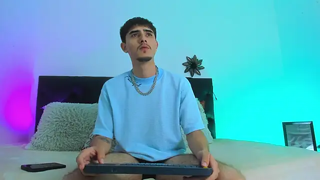 Snapshot of PhilipRich chatting on March 2025 07:37:02 PM PhilipRich online show from March 2025 07:37:02 PM