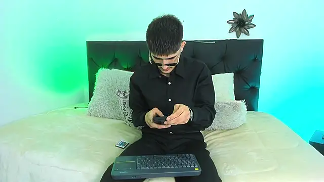 Snapshot of PhilipRich chatting on March 2025 04:42:02 PM PhilipRich online show from March 2025 04:42:02 PM