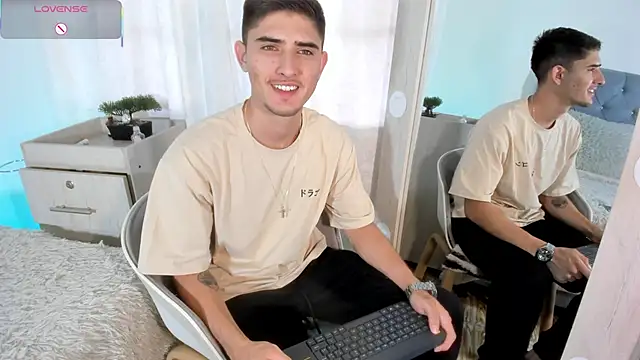 Snapshot of PhilipRich chatting on October 2025 07:42:02 PM PhilipRich online show from October 2025 07:42:02 PM