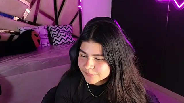 Snapshot of emmalee_01a chatting on February 2025 08:42:01 PM emmalee 01a online show from February 2025 08:42:01 PM