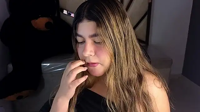 Snapshot of emmalee_01a chatting on March 2025 10:54:02 AM emmalee 01a online show from March 2025 10:54:02 AM