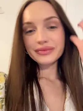 Snapshot of Molly_Muer chatting on December 2024 09:51:01 AM Molly Muer online show from December 2024 09:51:01 AM