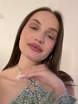Snapshot of Molly_Muer chatting on December 2024 12:11:02 PM Molly Muer online show from December 2024 12:11:02 PM