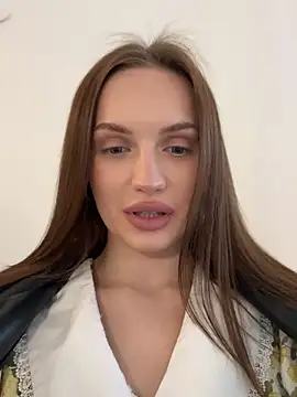 Snapshot of Molly_Muer chatting on December 2024 09:13:01 AM Molly Muer online show from December 2024 09:13:01 AM
