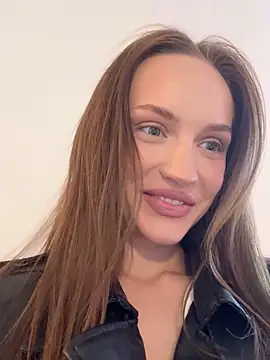 Snapshot of Molly_Muer chatting on December 2024 09:04:01 AM Molly Muer online show from December 2024 09:04:01 AM