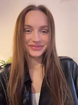Snapshot of Molly_Muer chatting on December 2024 07:18:02 AM Molly Muer online show from December 2024 07:18:02 AM