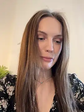 Snapshot of Molly_Muer chatting on January 2025 09:51:02 AM Molly Muer online show from January 2025 09:51:02 AM