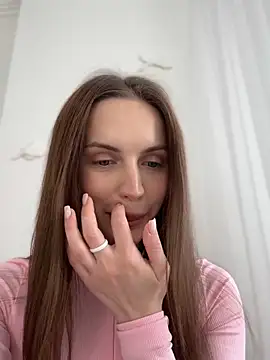 Snapshot of Molly_Muer chatting on February 2025 01:11:02 PM Molly Muer online show from February 2025 01:11:02 PM