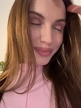 Snapshot of Molly_Muer chatting on February 2025 10:01:02 AM Molly Muer online show from February 2025 10:01:02 AM