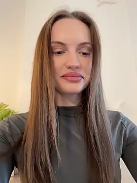 Snapshot of Molly_Muer chatting on February 2025 09:23:01 AM Molly Muer online show from February 2025 09:23:01 AM