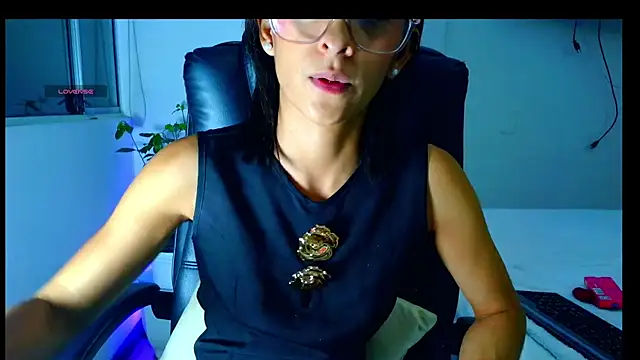 Snapshot of thedianakaro chatting on June 2026 02:11:01 AM thedianakaro online show from June 2026 02:11:01 AM
