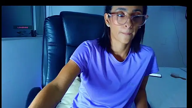 Snapshot of thedianakaro chatting on June 2026 01:32:02 AM thedianakaro online show from June 2026 01:32:02 AM