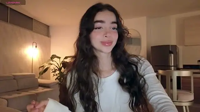 Snapshot of Siny_Moore chatting on October 2025 12:52:02 AM Siny Moore online show from October 2025 12:52:02 AM