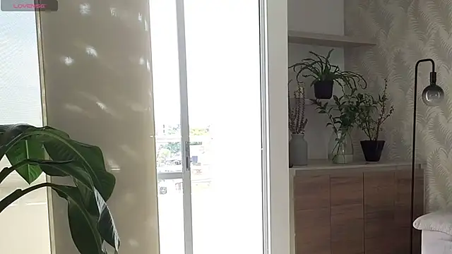 Snapshot of Siny_Moore chatting on February 2026 06:01:02 PM Siny Moore online show from February 2026 06:01:02 PM