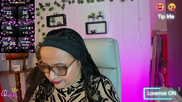 Gia Nahomi online show from February 2026 11:01:02 PM