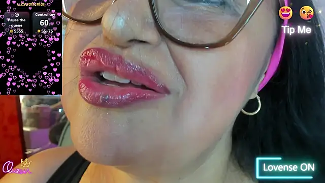 Gia Nahomi online show from May 2026 09:21:01 PM
