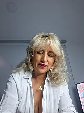 almaluna7 online show from February 2026 12:11:01 AM