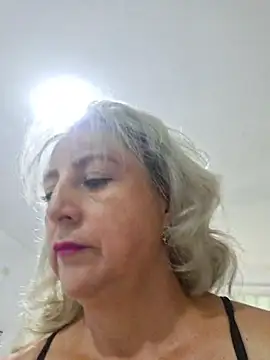 almaluna7 online show from June 2026 11:25:01 PM