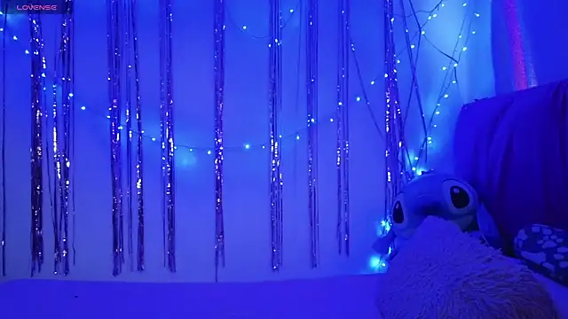 Snapshot of Alahia7demon chatting on March 2025 10:32:02 PM Alahia7demon online show from March 2025 10:32:02 PM