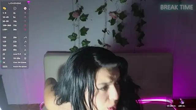 Snapshot of Alahia7demon chatting on September 2025 10:58:02 AM Alahia7demon online show from September 2025 10:58:02 AM