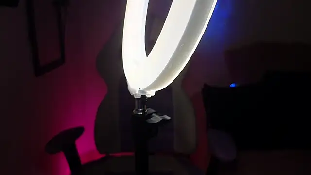 Snapshot of Alahia7demon chatting on January 2026 12:49:02 AM Alahia7demon online show from January 2026 12:49:02 AM