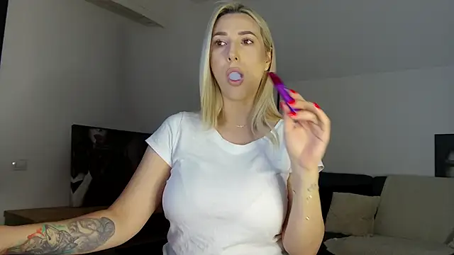 KhloeK online show from March 2025 06:58:01 PM