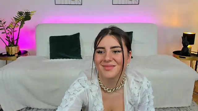 Snapshot of Evelyn___Sweet chatting on February 2025 06:32:02 PM Evelyn Sweet online show from February 2025 06:32:02 PM