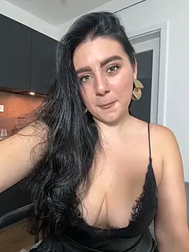 Snapshot of Evelyn___Sweet chatting on October 2025 07:55:02 PM Evelyn Sweet online show from October 2025 07:55:02 PM