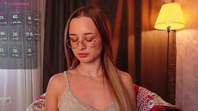 Tiffanyhunt online show from December 2025 03:05:01 PM