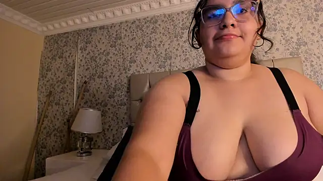 Snapshot of MahlaKhalifa chatting on May 2026 07:55:02 PM MahlaKhalifa online show from May 2026 07:55:02 PM