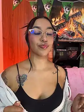 Snapshot of Tamara_Roberts1 chatting on July 2026 02:18:01 AM Tamara Roberts1 online show from July 2026 02:18:01 AM
