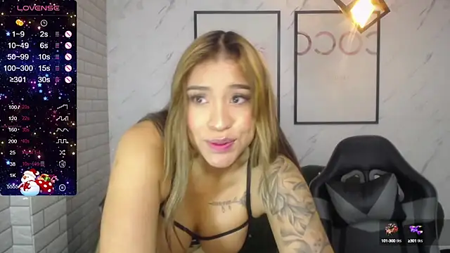 Snapshot of _Charlotte_v chatting on January 2025 01:10:01 AM Charlotte v online show from January 2025 01:10:01 AM